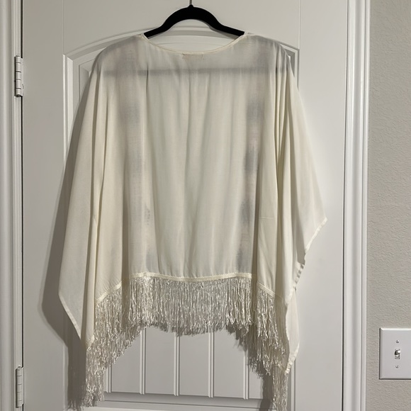 Boho Kimono with fringe - Picture 6 of 6